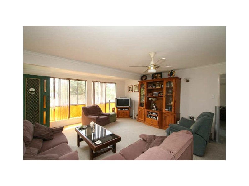 4 Lyall Street, Waterford QLD 4133