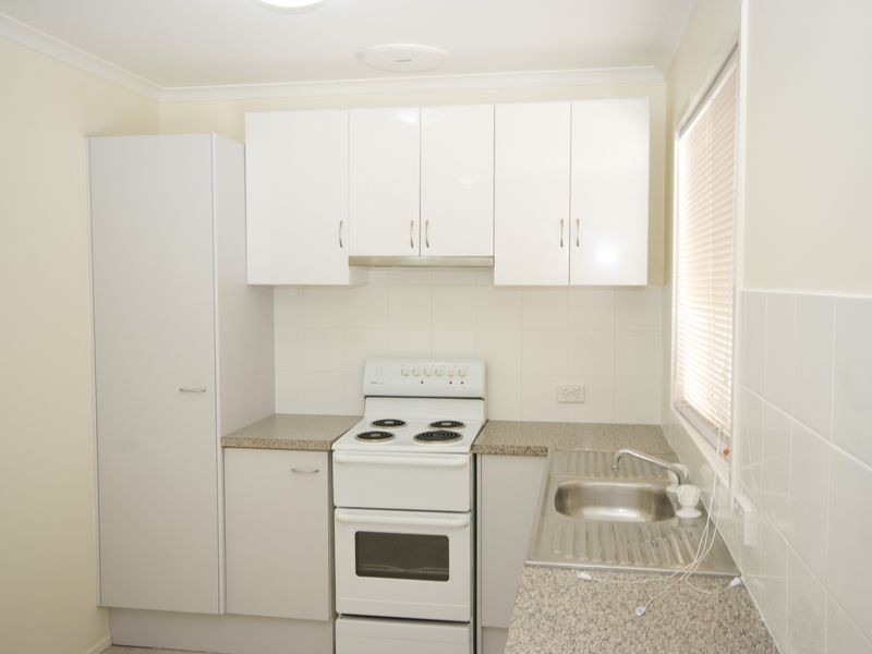 24 Regency Drive, Regents Park QLD 4118