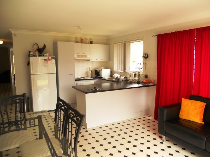 4 Carnea Place, Regents Park QLD 4118