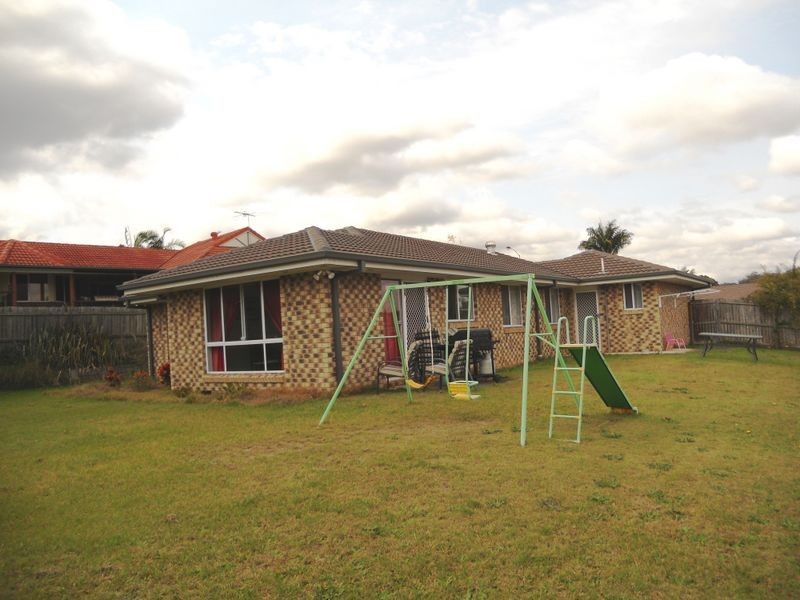 4 Carnea Place, Regents Park QLD 4118