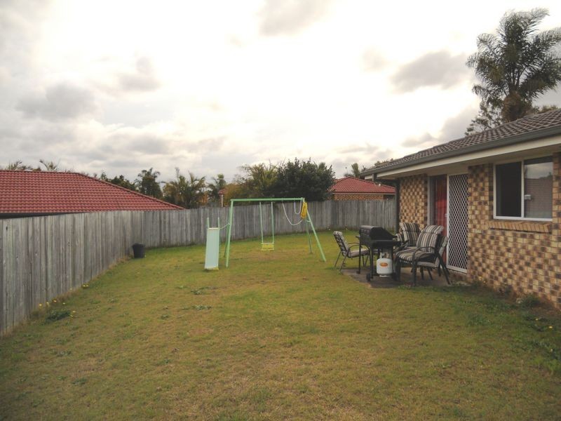 4 Carnea Place, Regents Park QLD 4118