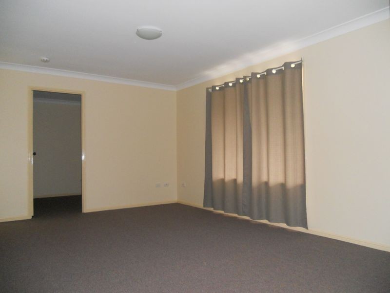 58 Peverell Street, Hillcrest QLD 4118