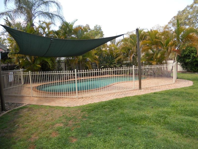 16 Owens Crescent, Regents Park QLD 4118