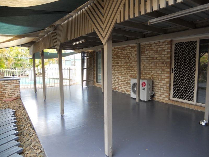 16 Owens Crescent, Regents Park QLD 4118