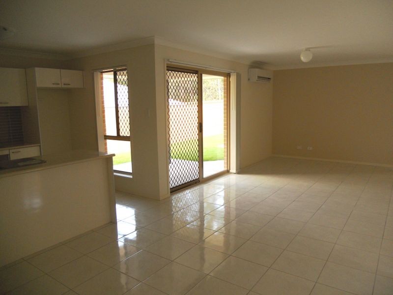 18 Tranquil Street, Hillcrest QLD 4118