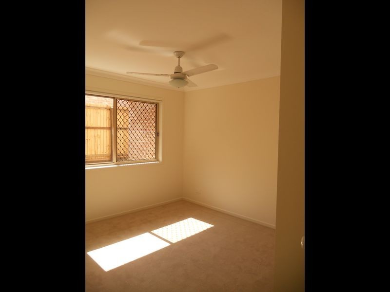 18 Tranquil Street, Hillcrest QLD 4118