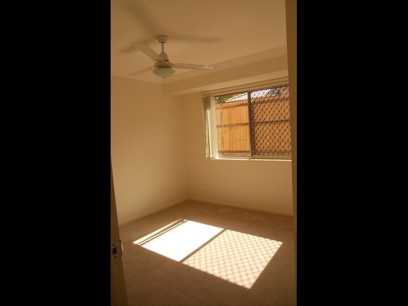 18 Tranquil Street, Hillcrest QLD 4118