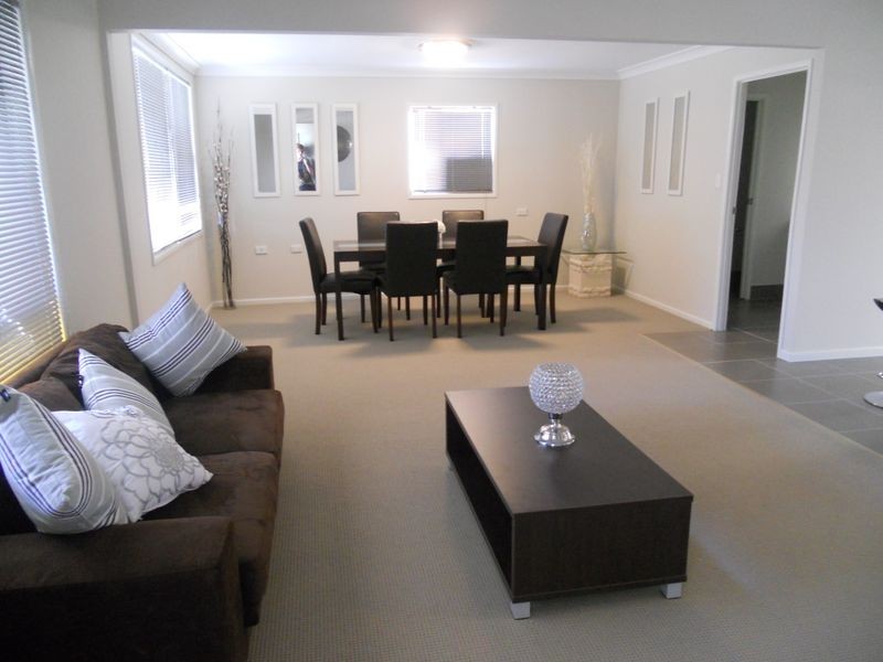 45 Enford Street, Hillcrest QLD 4118