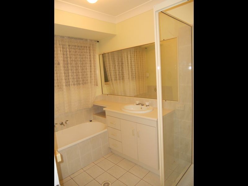 38 Solandra Circuit, Regents Park QLD 4118