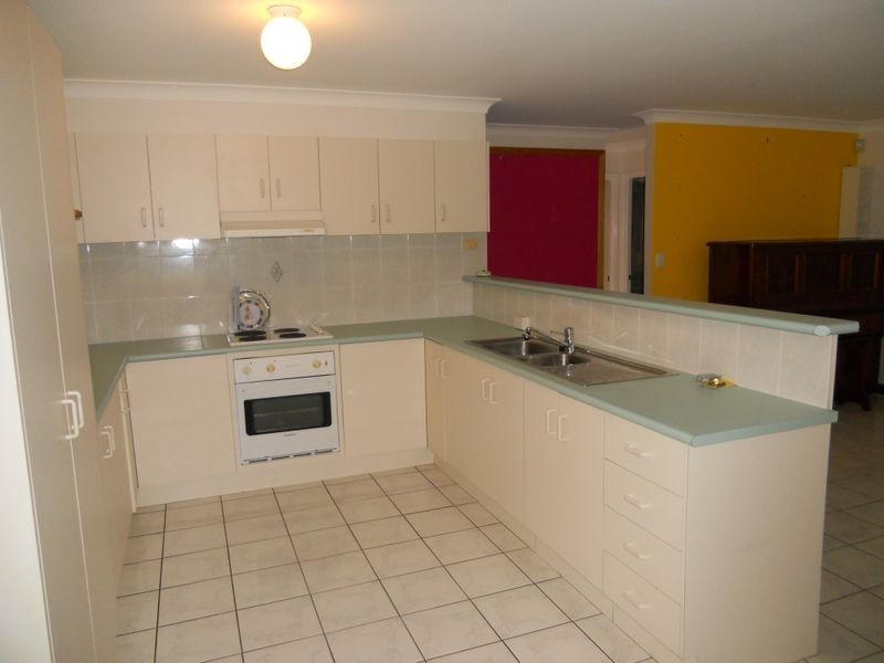 38 Solandra Circuit, Regents Park QLD 4118