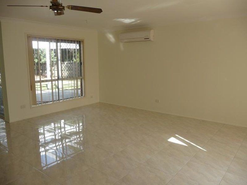 50 Peverell Street, Hillcrest QLD 4118