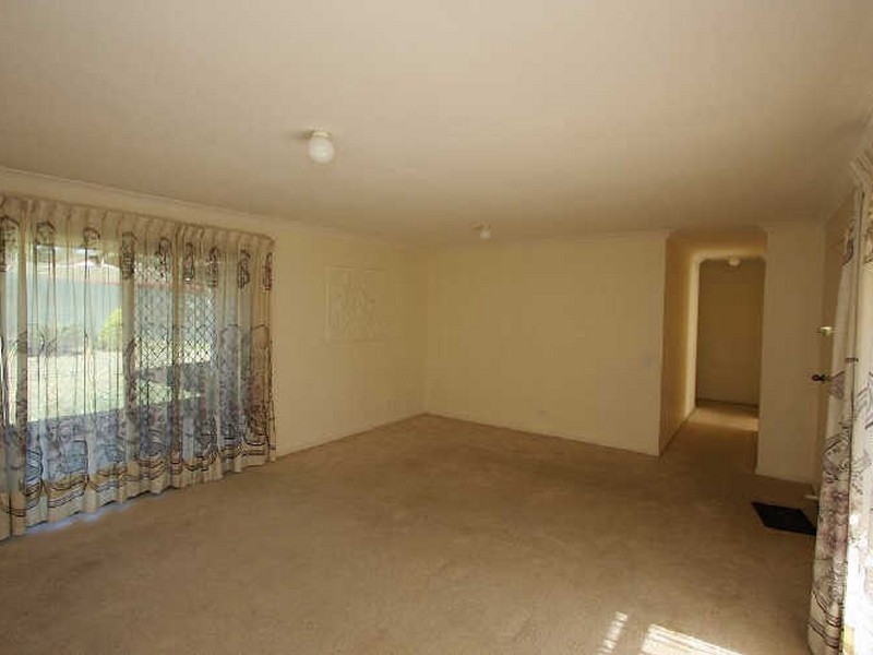 97 Federation Drive, Hillcrest QLD 4118