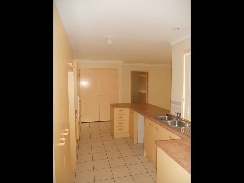 25 Parkside Drive, Crestmead QLD 4132