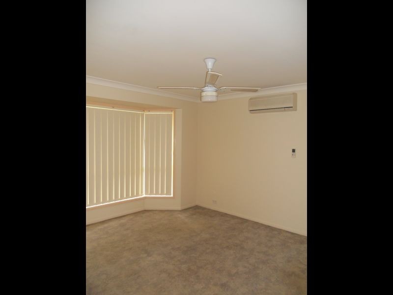 25 Parkside Drive, Crestmead QLD 4132