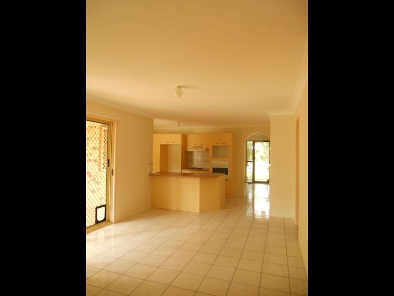 25 Parkside Drive, Crestmead QLD 4132