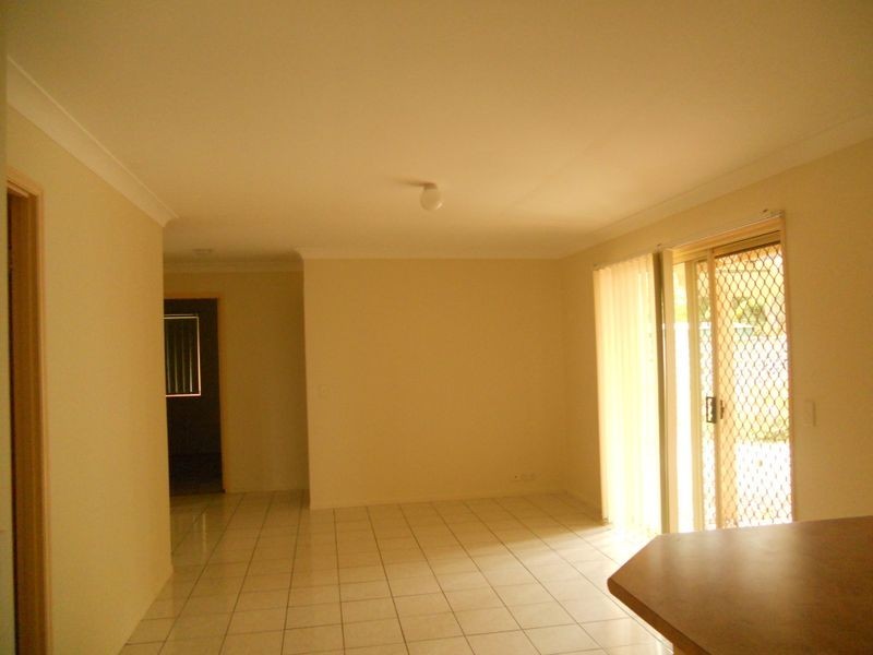 25 Parkside Drive, Crestmead QLD 4132