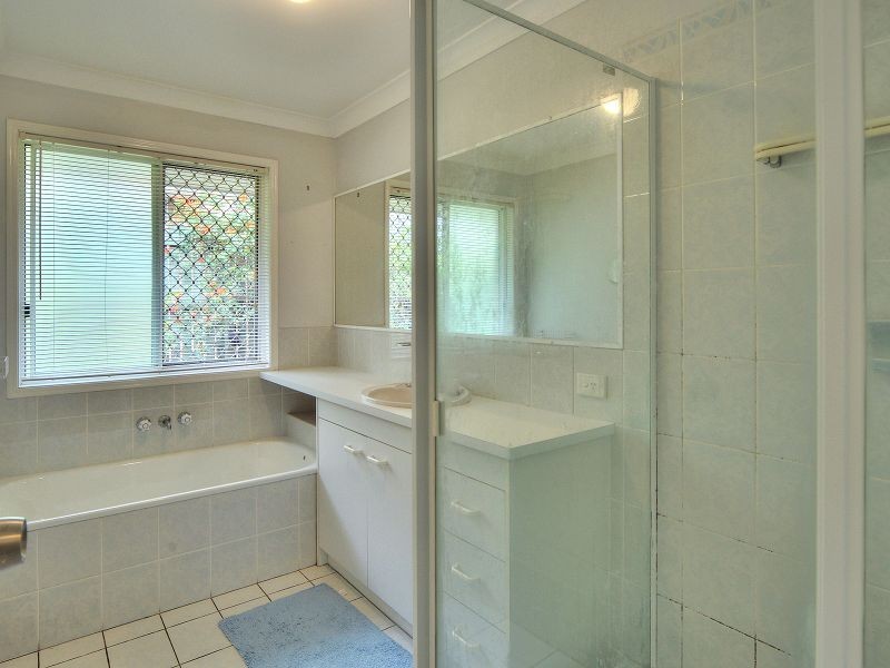9 Perentie Street, Regents Park QLD 4118