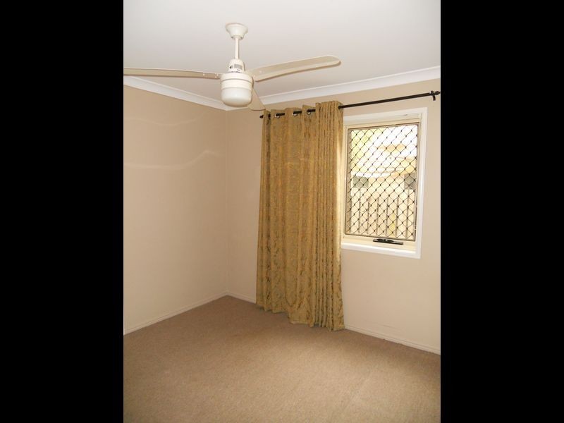 8 Isaac Court, Hillcrest QLD 4118