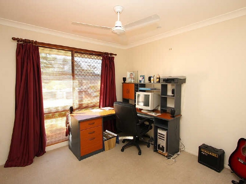 47 Parkroyal Crescent, Regents Park QLD 4118