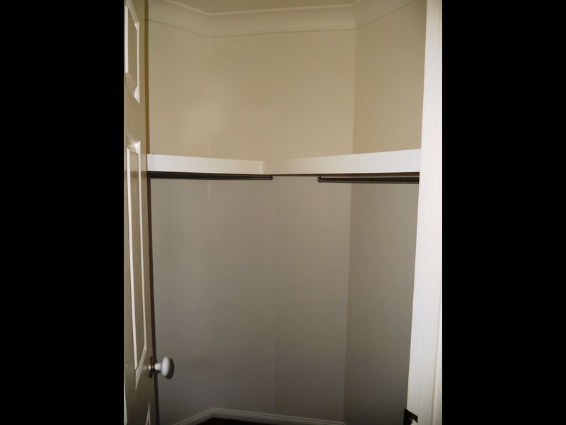 6 Vista Circuit, Regents Park QLD 4118