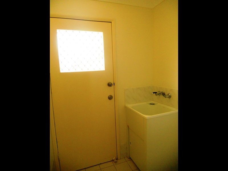 6 Vista Circuit, Regents Park QLD 4118