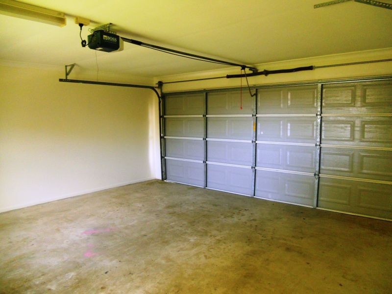 6 Vista Circuit, Regents Park QLD 4118