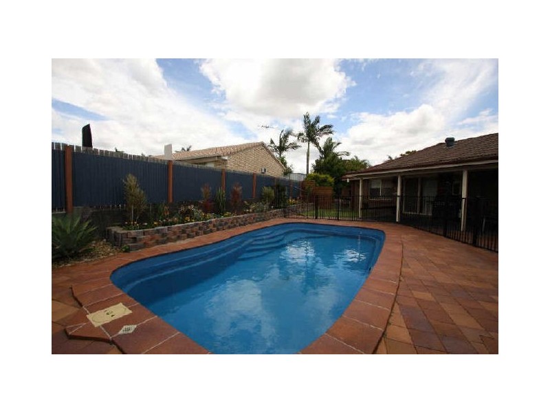 14 Cougers Court, Regents Park QLD 4118