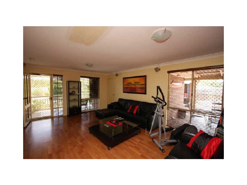 14 Cougers Court, Regents Park QLD 4118