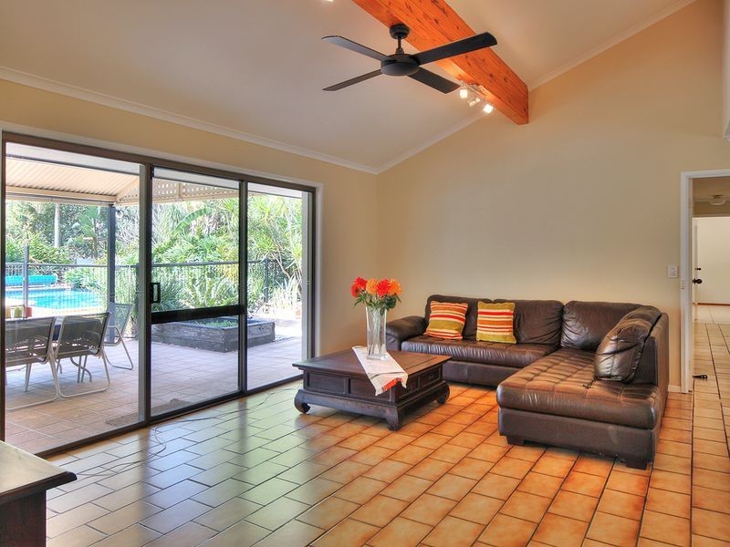 30 Feather Close, Forestdale QLD 4118