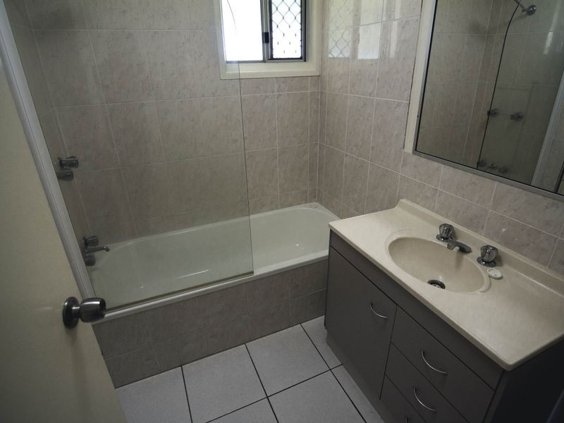 24 Strathallen Drive, Boronia Heights QLD 4124