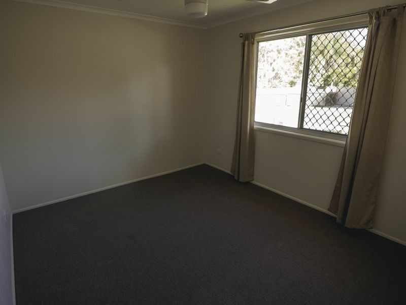 24 Strathallen Drive, Boronia Heights QLD 4124