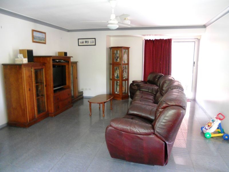 2 Ethion Drive, Regents Park QLD 4118