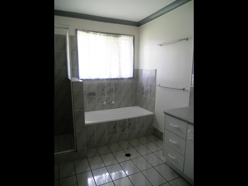 2 Ethion Drive, Regents Park QLD 4118