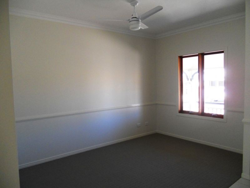 15 Hookes Terrace, Springfield Lakes QLD 4300