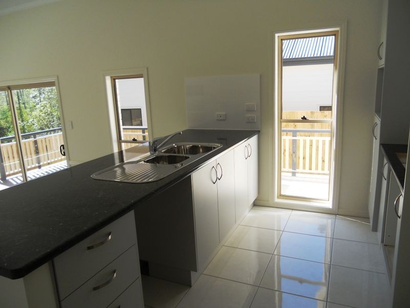 15 Hookes Terrace, Springfield Lakes QLD 4300
