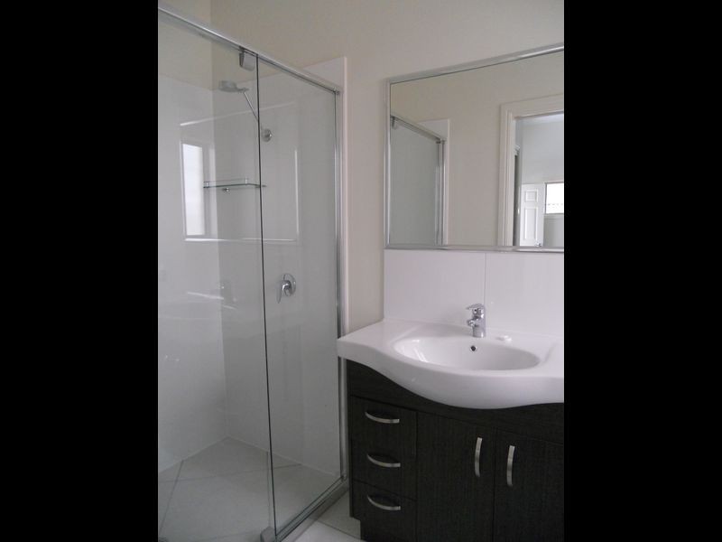 15 Hookes Terrace, Springfield Lakes QLD 4300