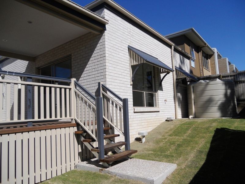 15 Hookes Terrace, Springfield Lakes QLD 4300