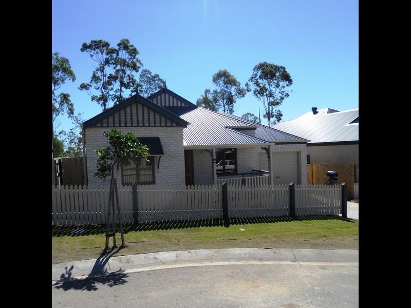 15 Hookes Terrace, Springfield Lakes QLD 4300