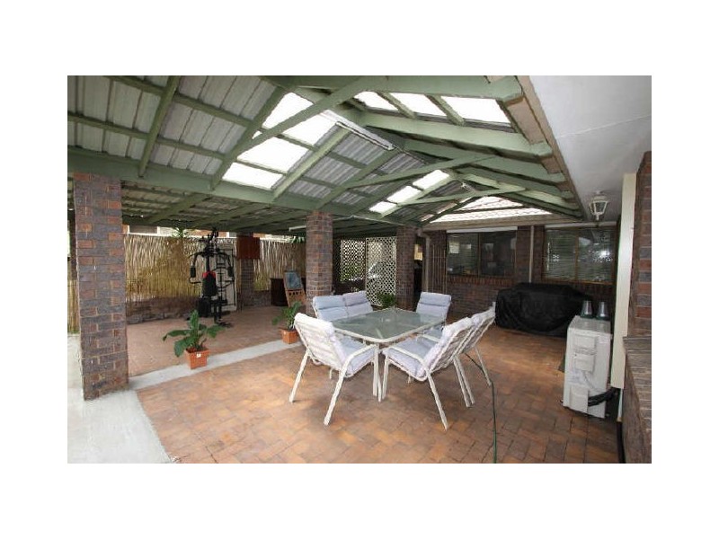 87 Middle Road, Hillcrest QLD 4118