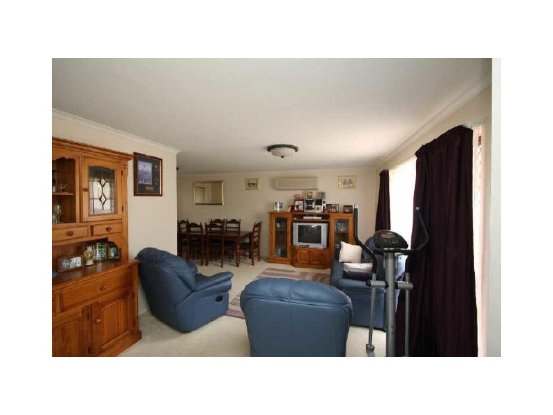 87 Middle Road, Hillcrest QLD 4118