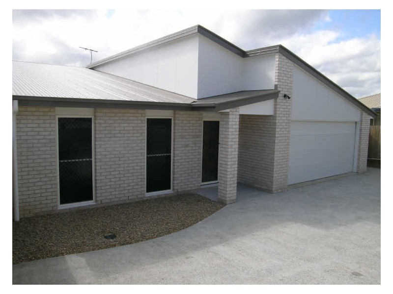 35 Charlton Place, Regents Park QLD 4118