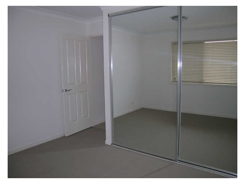 35 Charlton Place, Regents Park QLD 4118