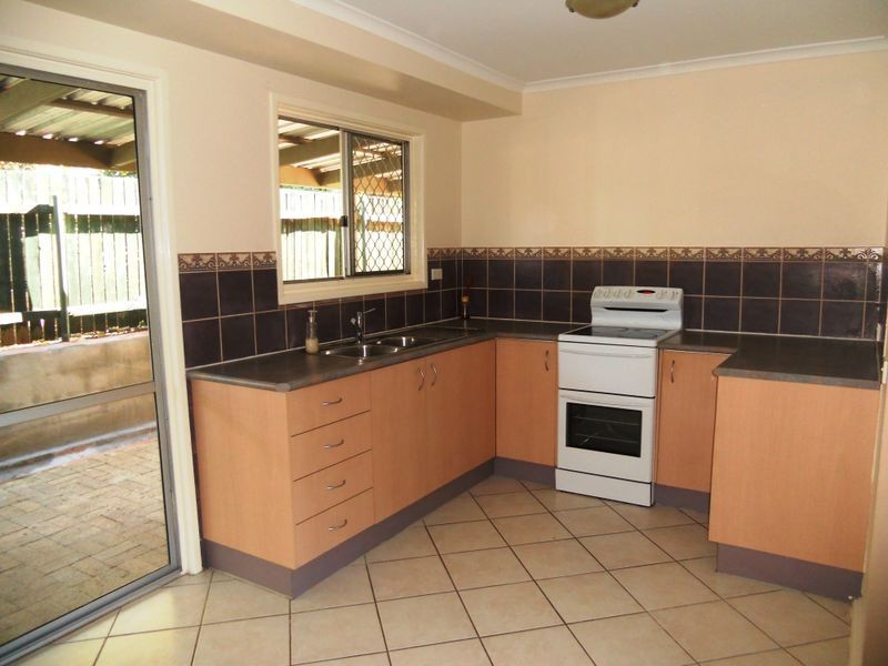 7 Strathallen Drive, Boronia Heights QLD 4124