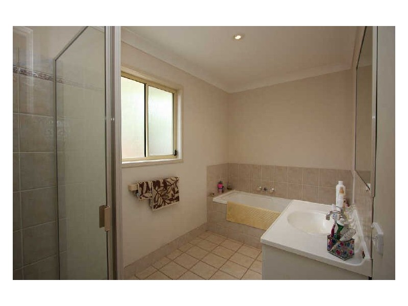 302 Middle Road, Boronia Heights QLD 4124