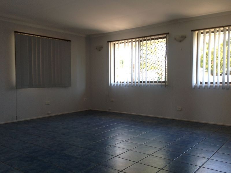 15 Whitcomb Street, Hillcrest QLD 4118