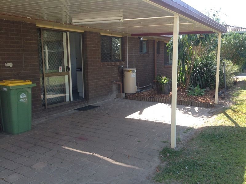 15 Whitcomb Street, Hillcrest QLD 4118