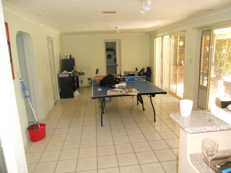 27 Sweetgum Street, Hillcrest QLD 4118