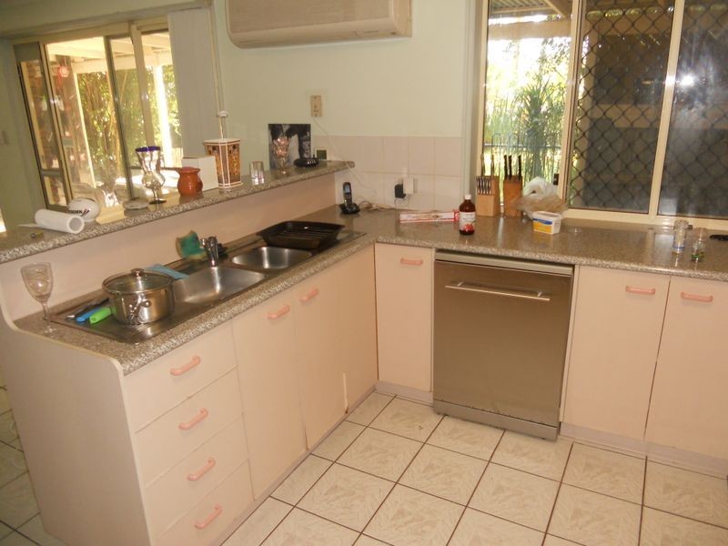 27 Sweetgum Street, Hillcrest QLD 4118