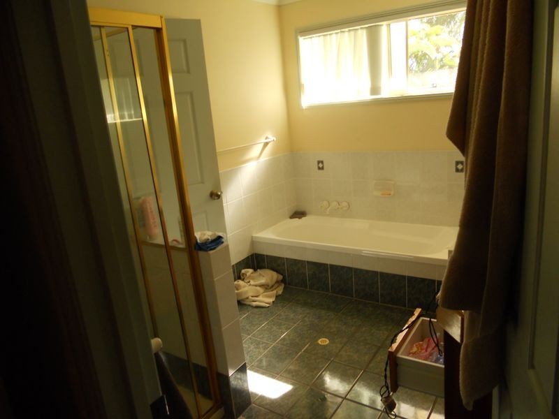 27 Sweetgum Street, Hillcrest QLD 4118