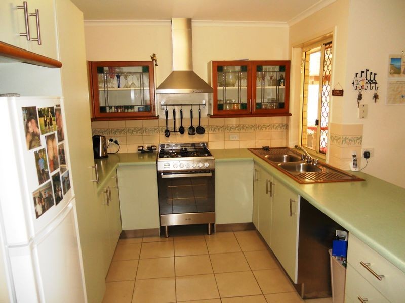22 Federation Drive, Hillcrest QLD 4118